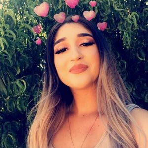 Meet your Posher, Clarissa